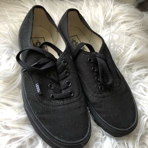 BLACK VANS